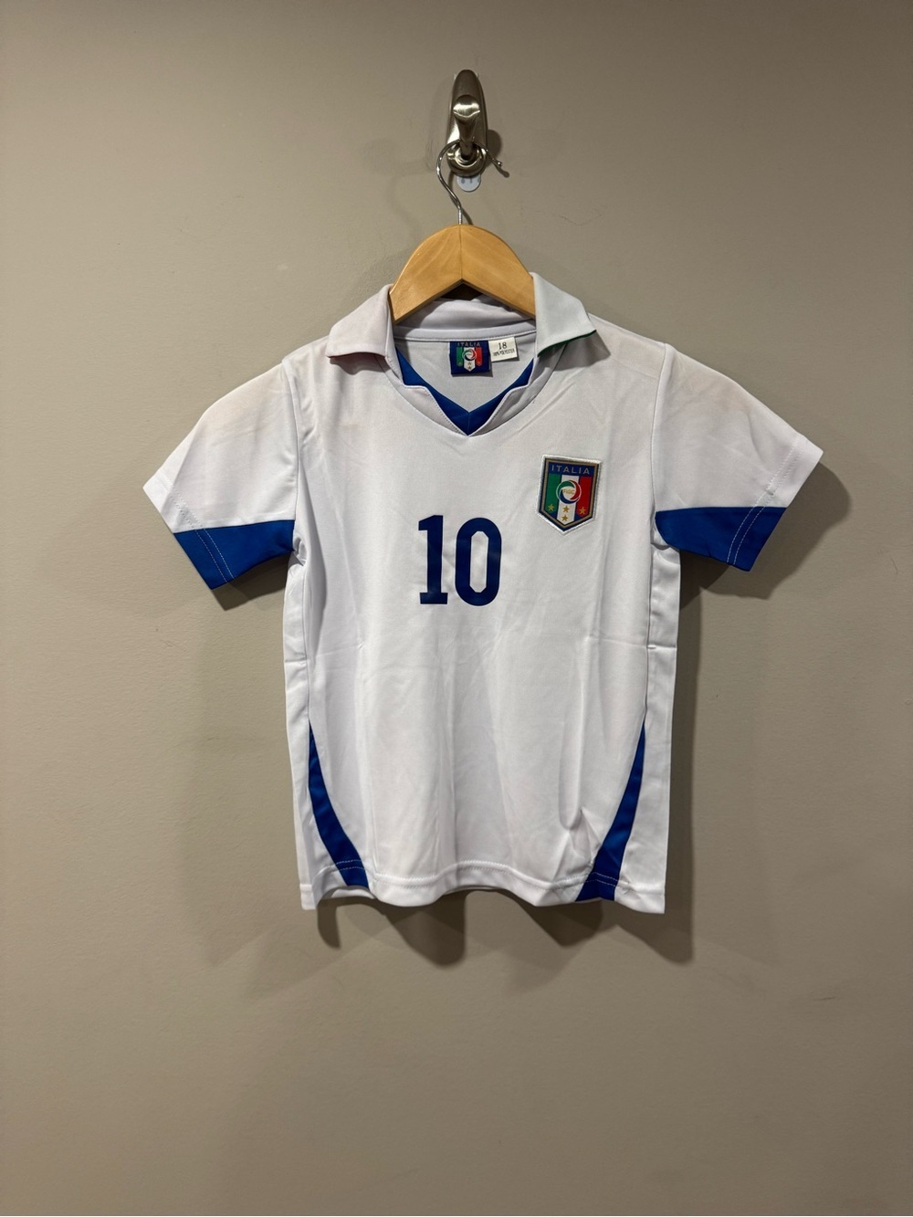 Italy Soccer Jersey – De Rossi #10 Youth Size 18